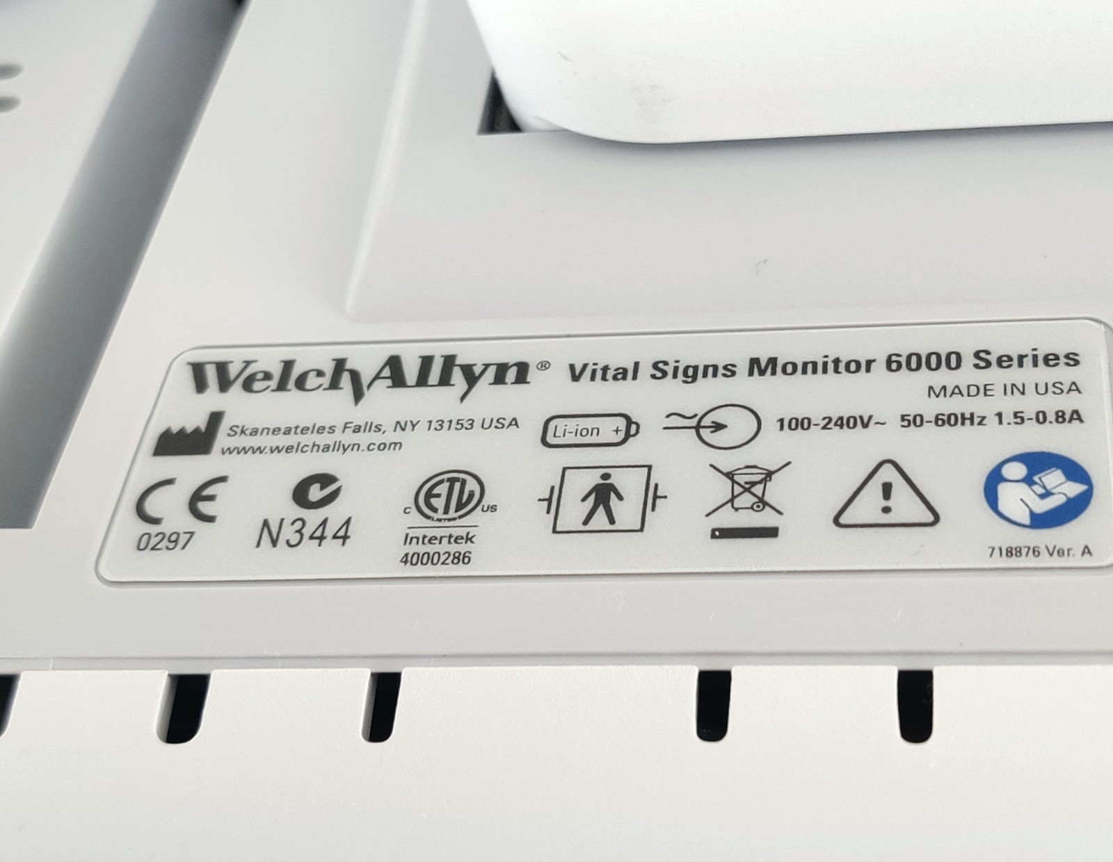 Welch Allyn Connex Vital Signs Monitor 6000 EMR WIFI w Braun ThermoScan & Extras