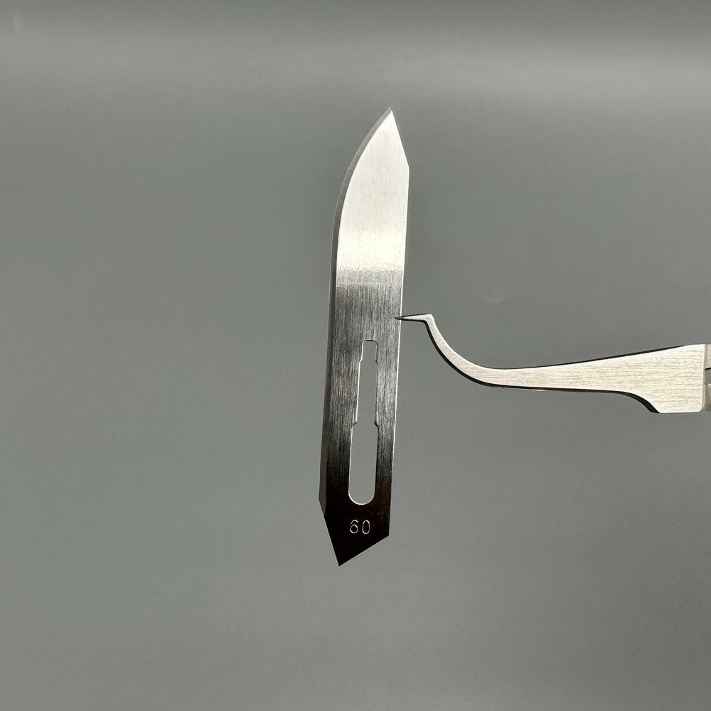 100pcs/box Dental Surgical Blade Sterile Carbon Steel Scalpel #10/11/15/22/24/60