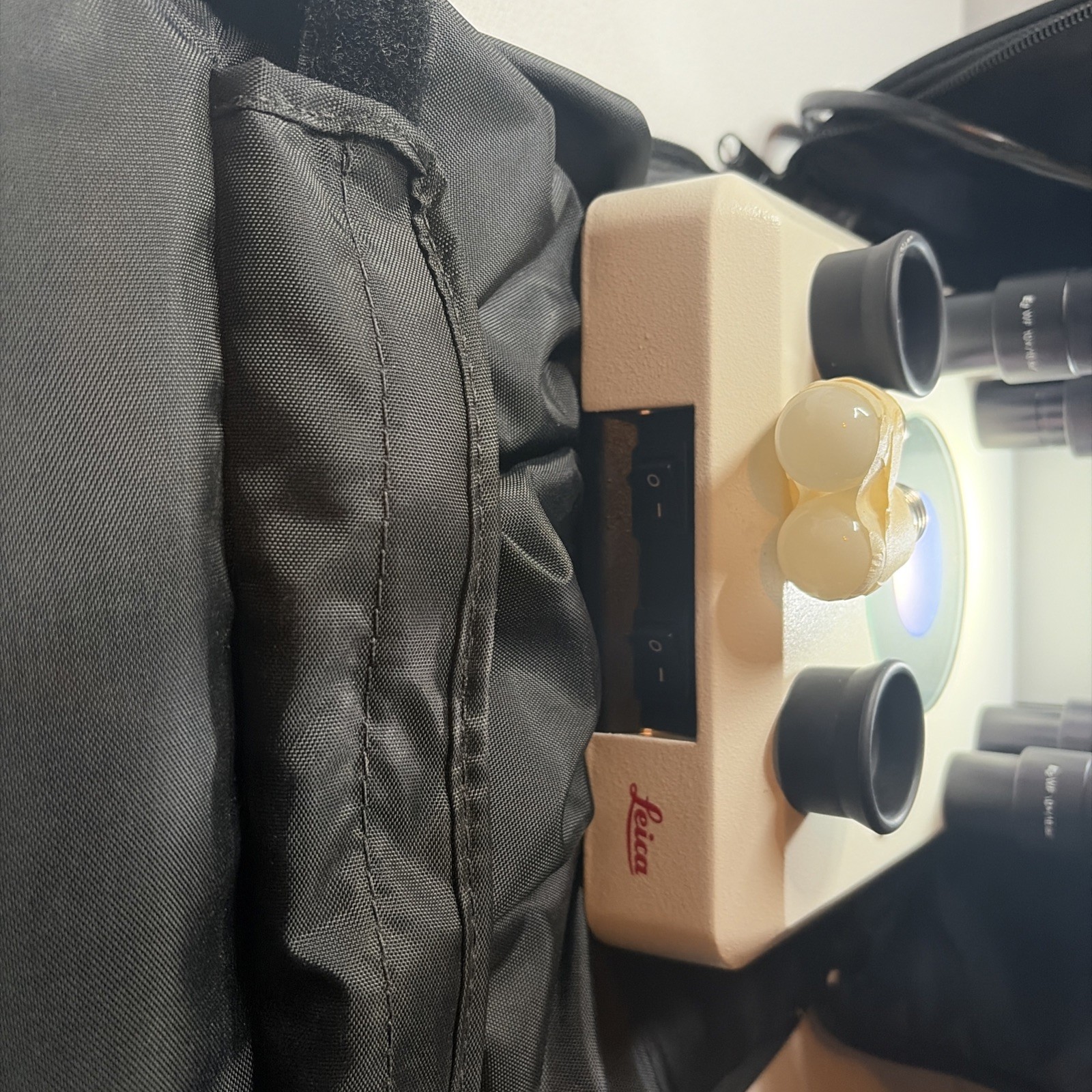 Leica Zoom 2000 Model Z45V Illuminated Stereo Microscope 10.5x – 45x Binocular