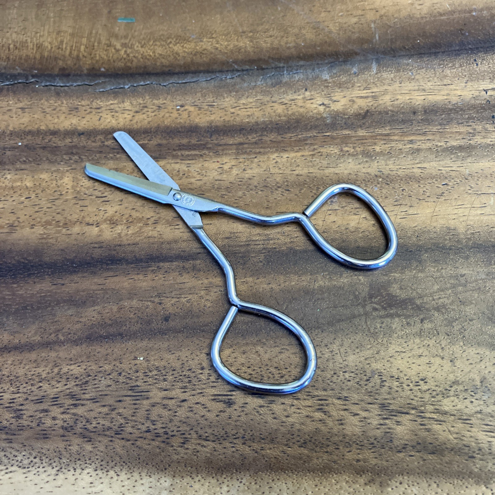 Vintage Unbranded SCISSOR SURGICAL Made in Hong Kong