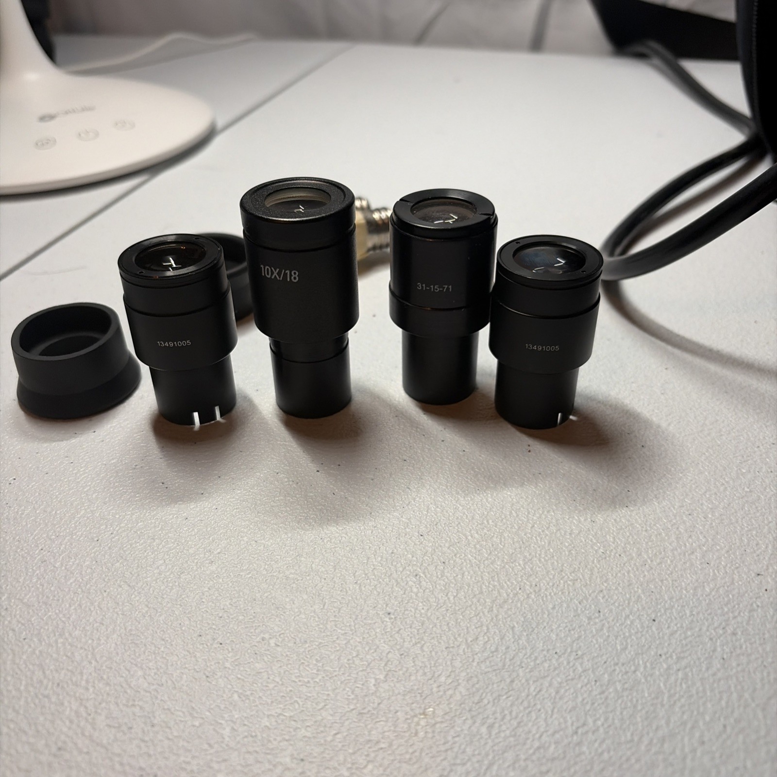 Leica Zoom 2000 Model Z45V Illuminated Stereo Microscope 10.5x – 45x Binocular