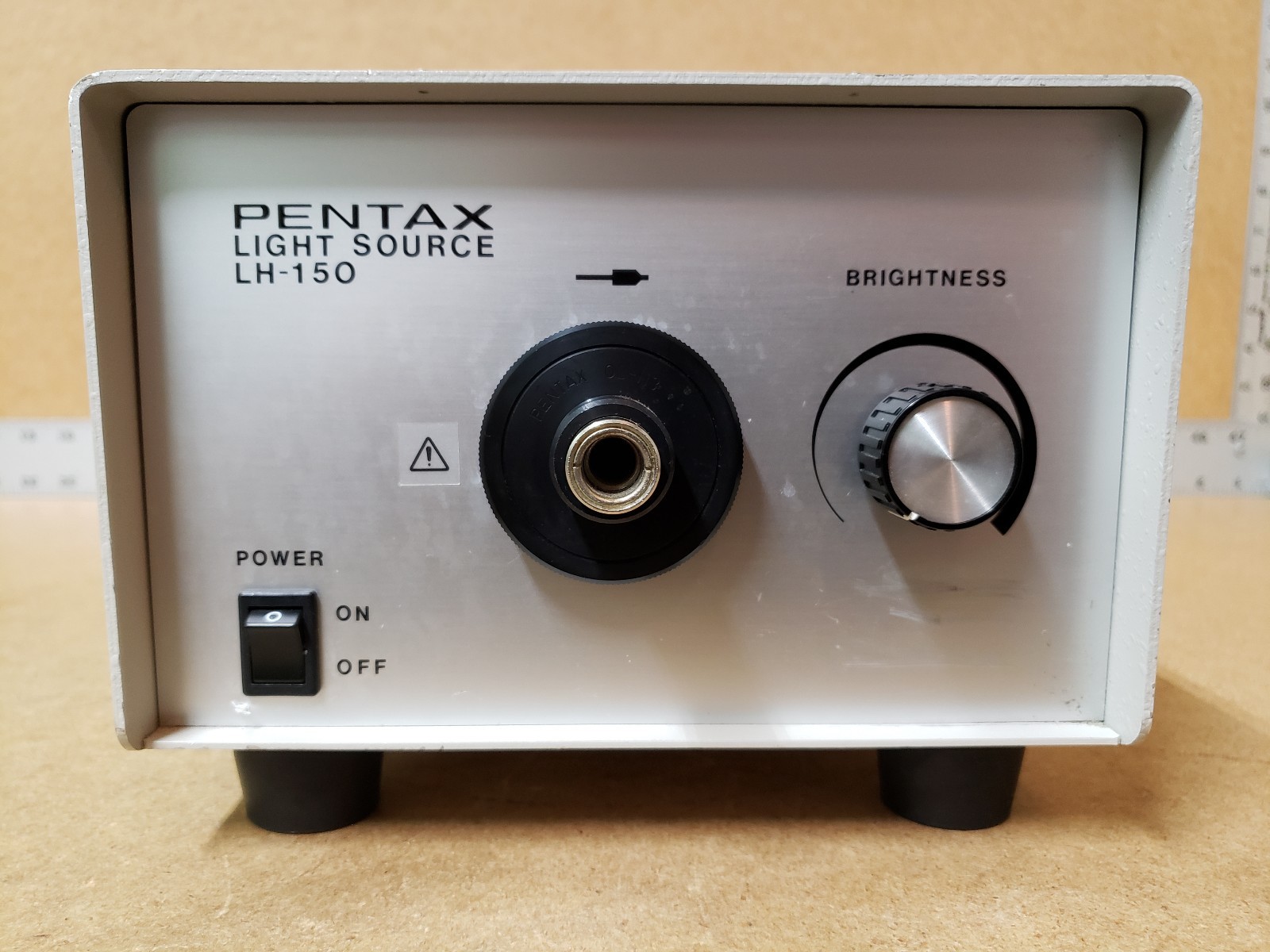 PENTAX LIGHT SOURSE LH – 150, OFF WHITE